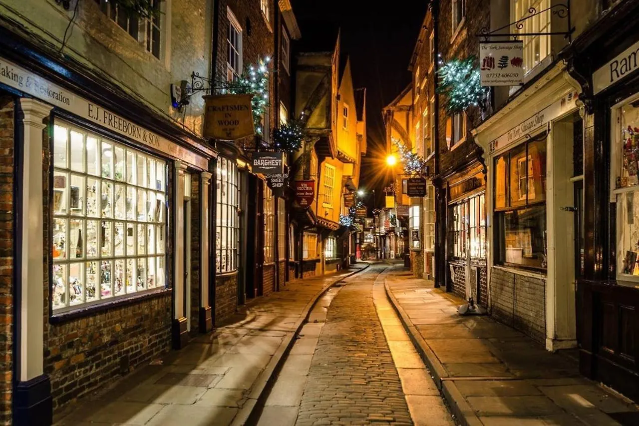 Wonderful Pet Friendly One Bed Apartment In York Great For Couples Or Friends With A Pull Out Comfortable Sofa Bed Right On The River Ouze With A Private Courtyard