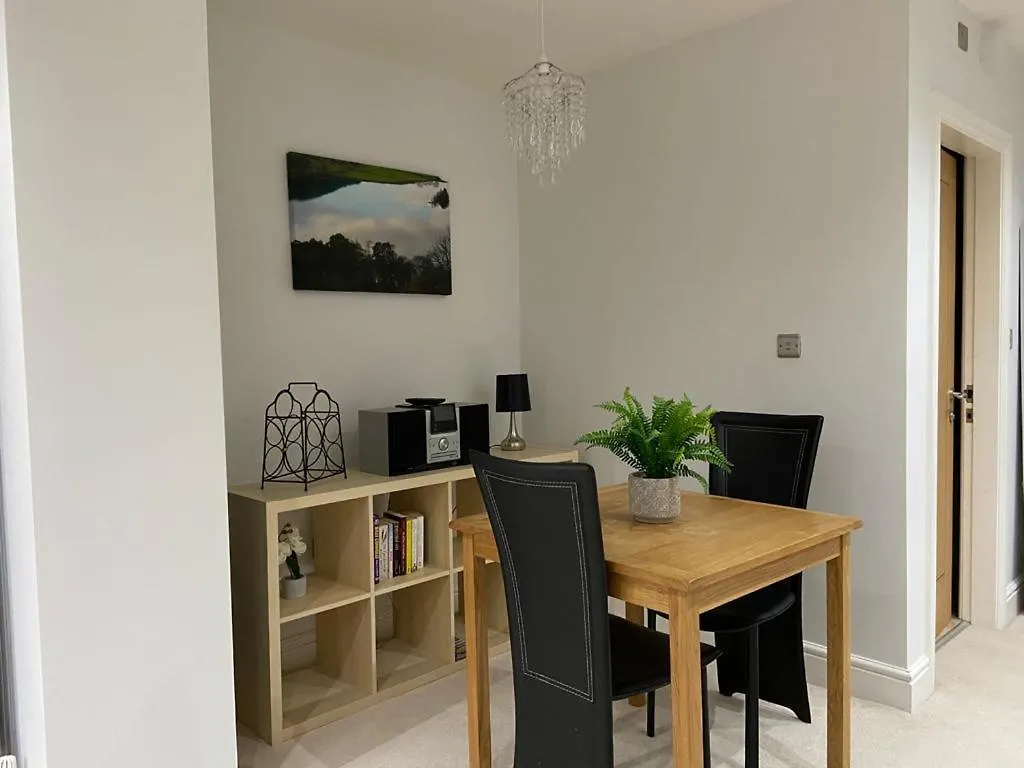 Wonderful Pet Friendly One Bed Apartment In York Great For Couples Or Friends With A Pull Out Comfortable Sofa Bed Right On The River Ouze With A Private Courtyard 0*,